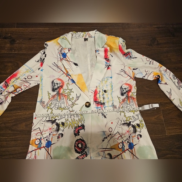 NWOT Shein long sleeve single button Halloween graffiti blazer size medium - Picture 9 of 13